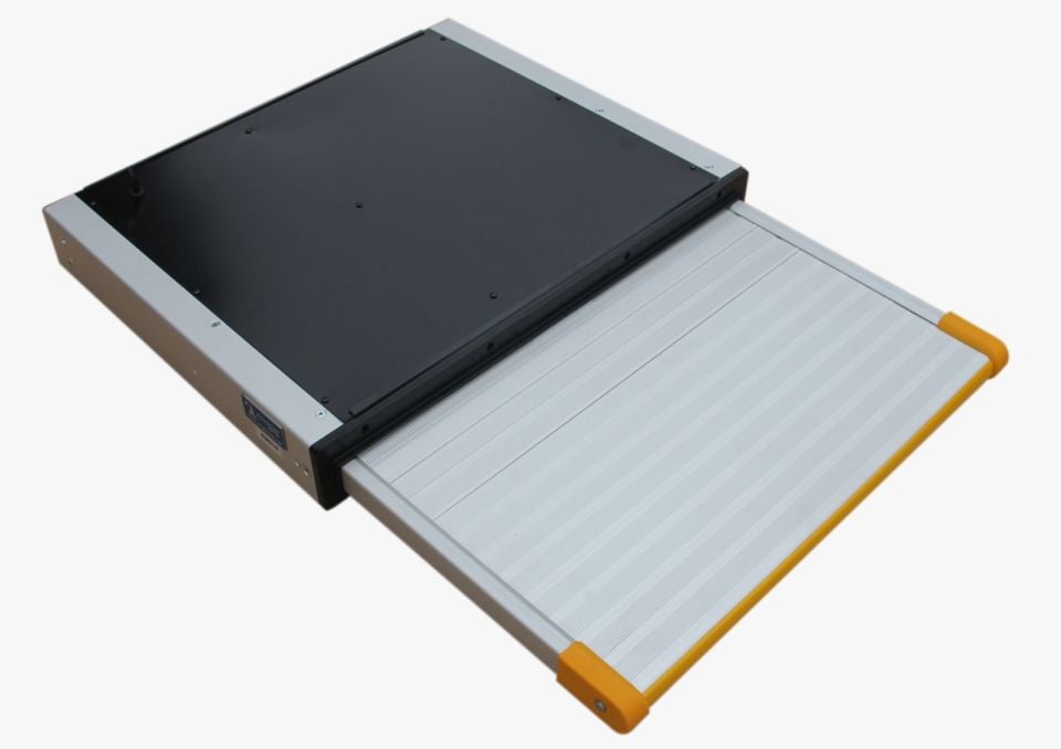Mitsubishi L300 Automatic Electric Step / Aluminum Sliding 40 cm